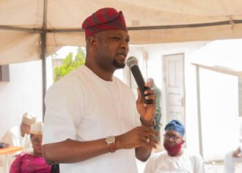 Alimosho: Jandor Visits Arogundade’s Widow, Meets Lagos4Lagos Movement Members