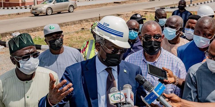 Centre Backs Fashola’s Maintenance Economy Theory, Says, It ’ll Guarantee Job Opportunities