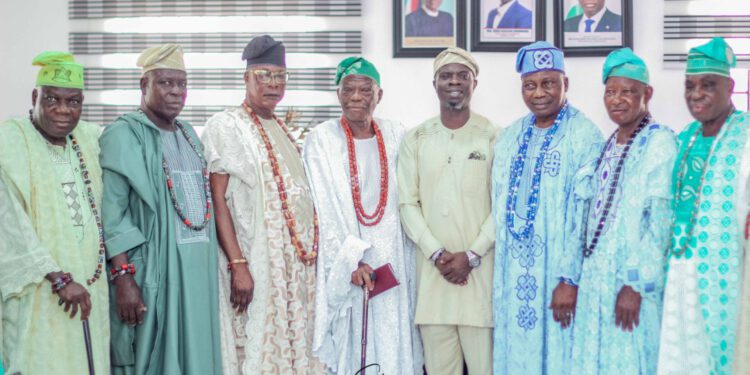 Odunmbaku Receives Ikeja Traditional Rulers