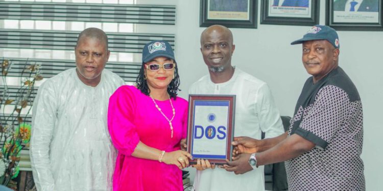 Ojodu APC Group Names Odunmbaku Grand Patron, Hails Council Boss On Infrastructure Development