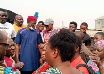 PiPO Donates Cash To Victims Of Eight Rooms Apartment Razed By Midnight Inferno In Akowonjo