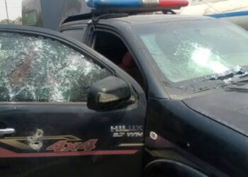 Panic As Armed Robbers Attack Bullion Van In Ibadan