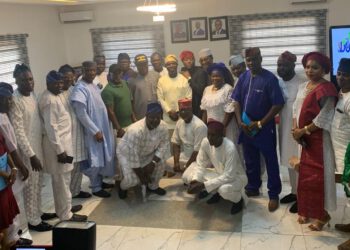 Odunmbaku Sworn-in SLG, Supervisors, SA’s