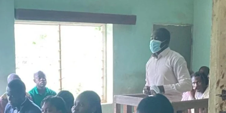 Comrade In The Mud: Ex-OAU Students’ Union President Arraigned For Stealing, Remanded In Prison