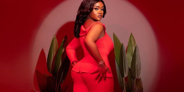 Davido Celebrates Baby Mama, Chioma, On Birthday