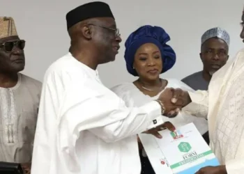 Pastor Tunde Bakare Obtains APC Presidential Form