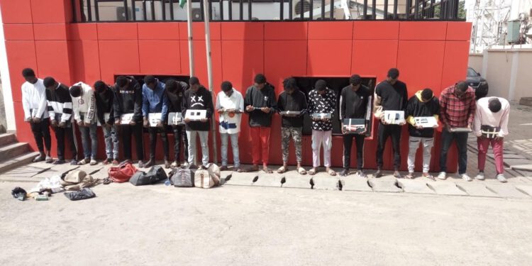 EFCC Nabs YahooYahoo Academy Owner, 16 ‘Trainees’ In Abuja
