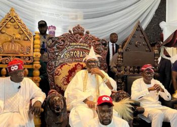 Snippets Of Tinubu’s Visit To Oba Akiolu’s Palace