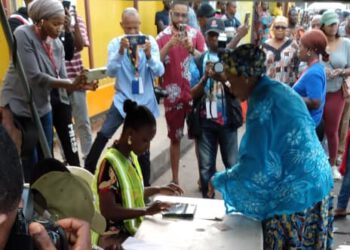 Remi Tinubu Casts Her Vote, Calls For Calm