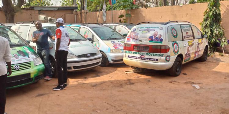 2023: Arewa Community In Lagos Gifts APC Campaign Campaign Vehicles