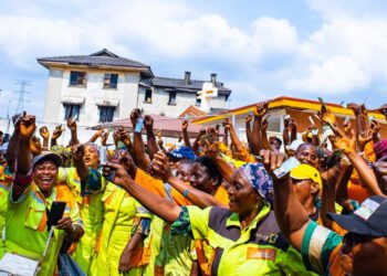 Sanwo-Olu Increases Sanitation Workers’ Salary
