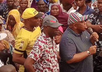 Ogundimu Ignites Agege With Relief Packages For 6,000 Residents