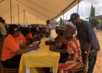 Akindele’s Led APC Gives Free Eye Glasses, Health Insurance Scheme In Abesan, Mobilize Voters For Sanwo-Olu, APC Candidates