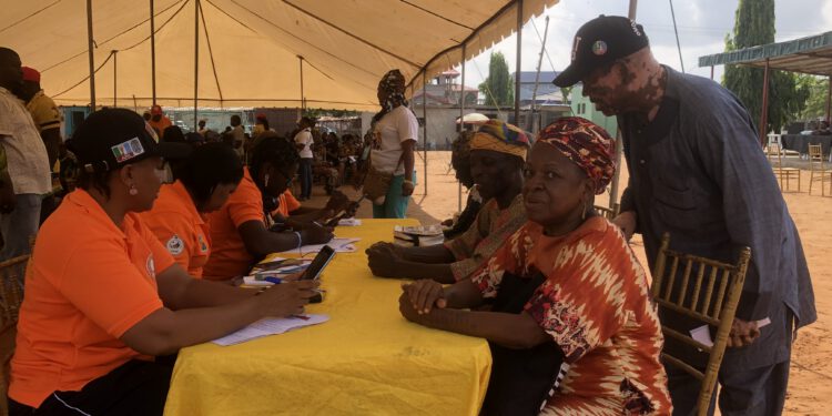 Akindele’s Led APC Gives Free Eye Glasses, Health Insurance Scheme In Abesan, Mobilize Voters For Sanwo-Olu, APC Candidates