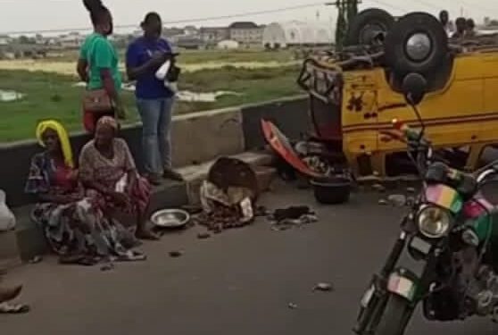 LASTMA Rescues 7 Commercial Bus Passengers After Collision With LBSL Bus In Lagos