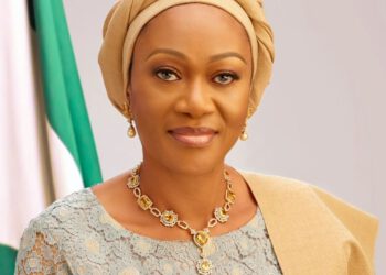 Oluremi Tinubu Doles Out N250,000 Each To Flood Victims Of TradeMore Estate