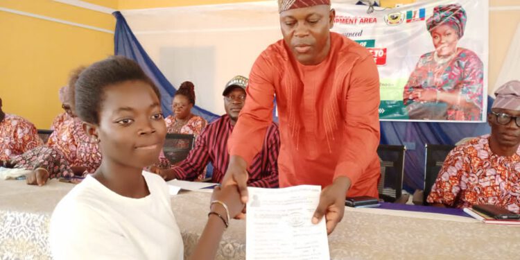 Oriade LCDA Chairman Supports 200 Indigent Students With Free G.C.E Forms