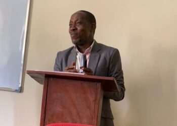 Taiwo Olapade, VOP 90.3FM’s Pioneer GM Engages LASU Mass Comm Students