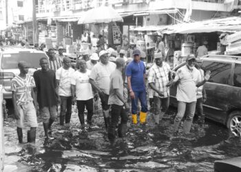 Lagos Environment Commissioner, SA Inspect Drainage Projects, Says Heavily Clogged Drains Will Receive Special Attention
