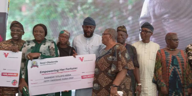 Ikoyi-Obalende LCDA Doles Out N20m To 400 Women To Enhance Small Scale Businesses
