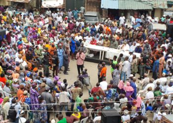 Stakeholders in Odiolowo/Ojuwoye United Against Protest; Praise Council Boss Rasaq Ajala