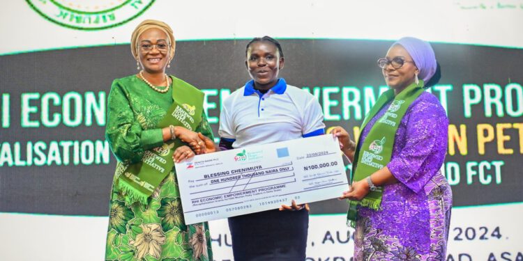 Oluremi Tinubu Launches Nationwide Economic Empowerment Program for 37,000 Women Petty Traders