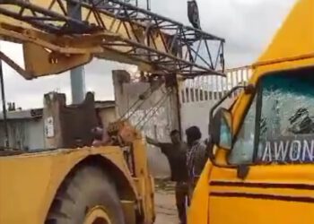 Speeding LT Bus Kills Wheelbarrow Pusher in a Fatal Crash at Dopemu