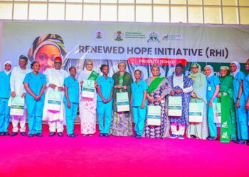 Oluremi Tinubu Distributes Professional Kits to Midwives, Unveils N50m Business Grant in Taraba State