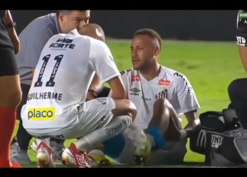 Neymar suffers fresh injury blow 34 minutes into Santos comeback