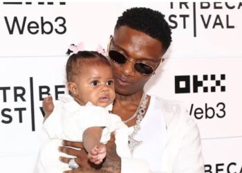 “She Looks Just Like My Mom”: Wizkid Shares Emotional Tribute to Late Mother During Hollywood Bowl Performance