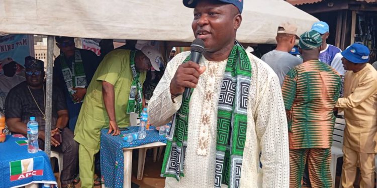 LG Election: Akinpelu Takes Campaign to Ward B, Shasha Ilupeju, Promises Community-Focused Governance