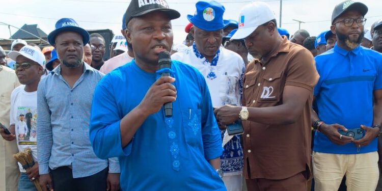 Akinpelu, Adebisi Storm Ward C with Message of Transformation and Progress