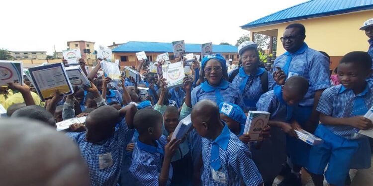 Adunni Breaks Protocol in School Uniform, Turns Resumption Day into a Colourful Festival of Smiles for Pupils, Teachers