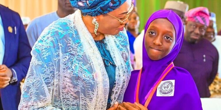 Education Summit: Oluremi Tinubu Celebrates Teachers as Ogun Educator Emerges Overall Best, Wins ₦50m, Flat, Car