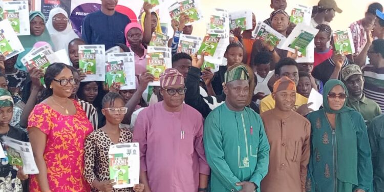 Akinsanya Awards 500 Free JAMB Forms to Underprivileged Students in Igando-Ikotun LCDA