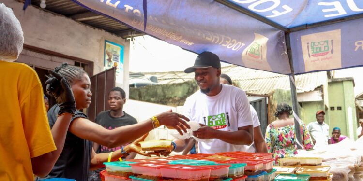 Oluremi Tinubu’s National Food Bank Initiative Wins Praise from FoodClique, Pledges Support for Hunger Relief