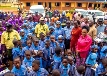 Adunni Welcomes Pupils Back to School, Distributes Notebooks, Textbooks, School Bags, Water Bottles
