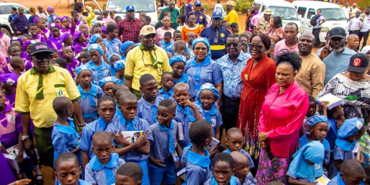 Adunni Welcomes Pupils Back to School, Distributes Notebooks, Textbooks, School Bags, Water Bottles
