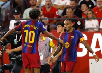 Raphinha hat-trick fires perfect Barcelona to win at Sevilla